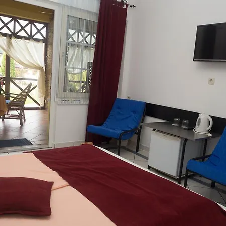 Apartman I Sobe Nikolas Hotel 3*