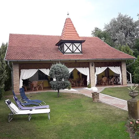 Hotel Apartman I Sobe Nikolas 3*