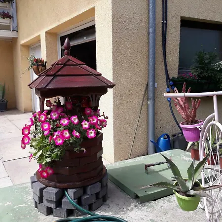 Hotel Apartman I Sobe Nikolas 3*